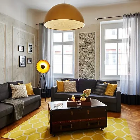 King Street Design Apartment For 12 Budapest Exterior photo